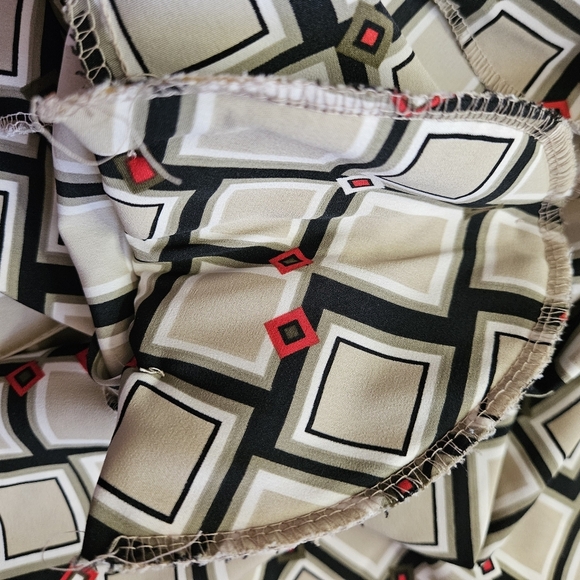 Impressions Womens Beige And Black Geometric Design Button Up Blouse Size L - Picture 13 of 13